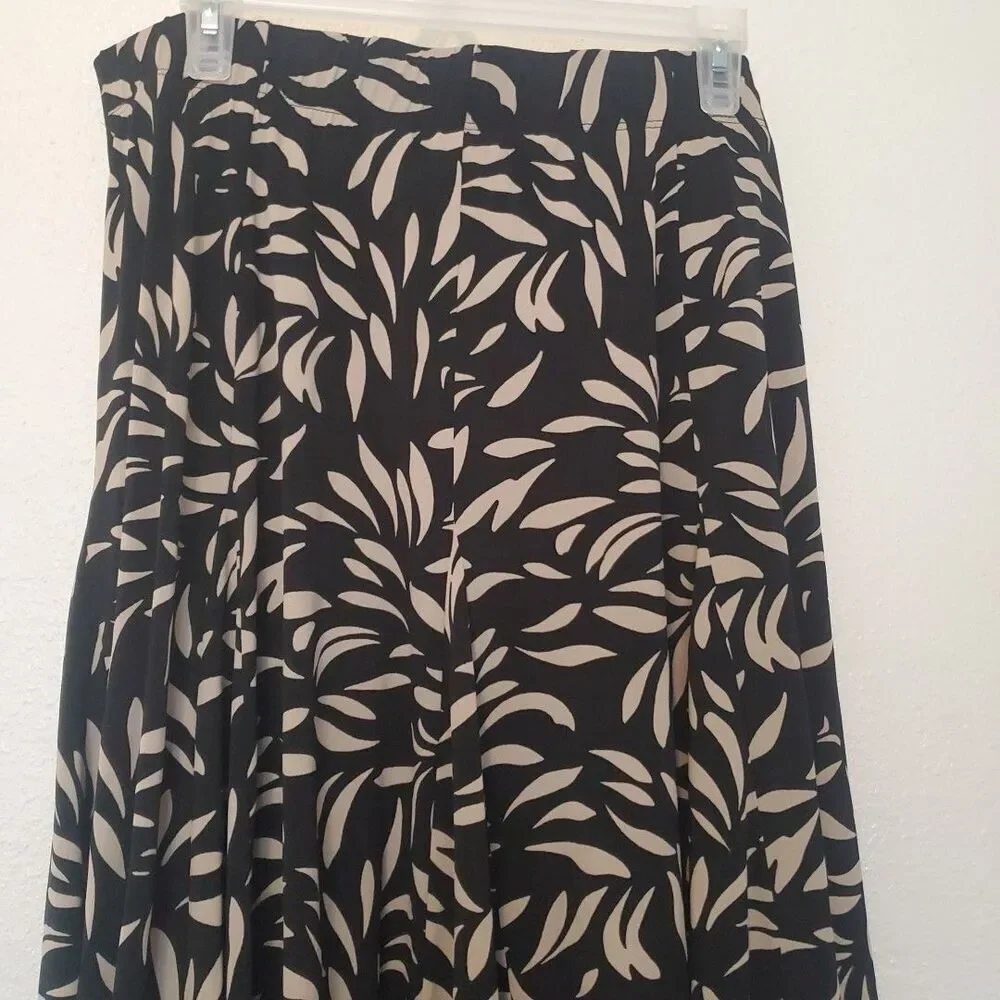 Chicos 3 Midi Skirt Leaves All Over Womens XL Black Assymetric Edges Chico's XL